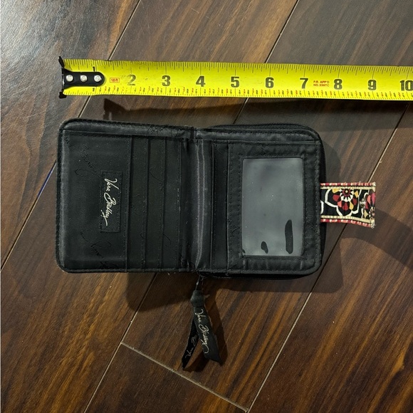 Vera Bradley Black Floral Quilted Wallet Zip Around ID Card Holder Purse - Picture 8 of 8